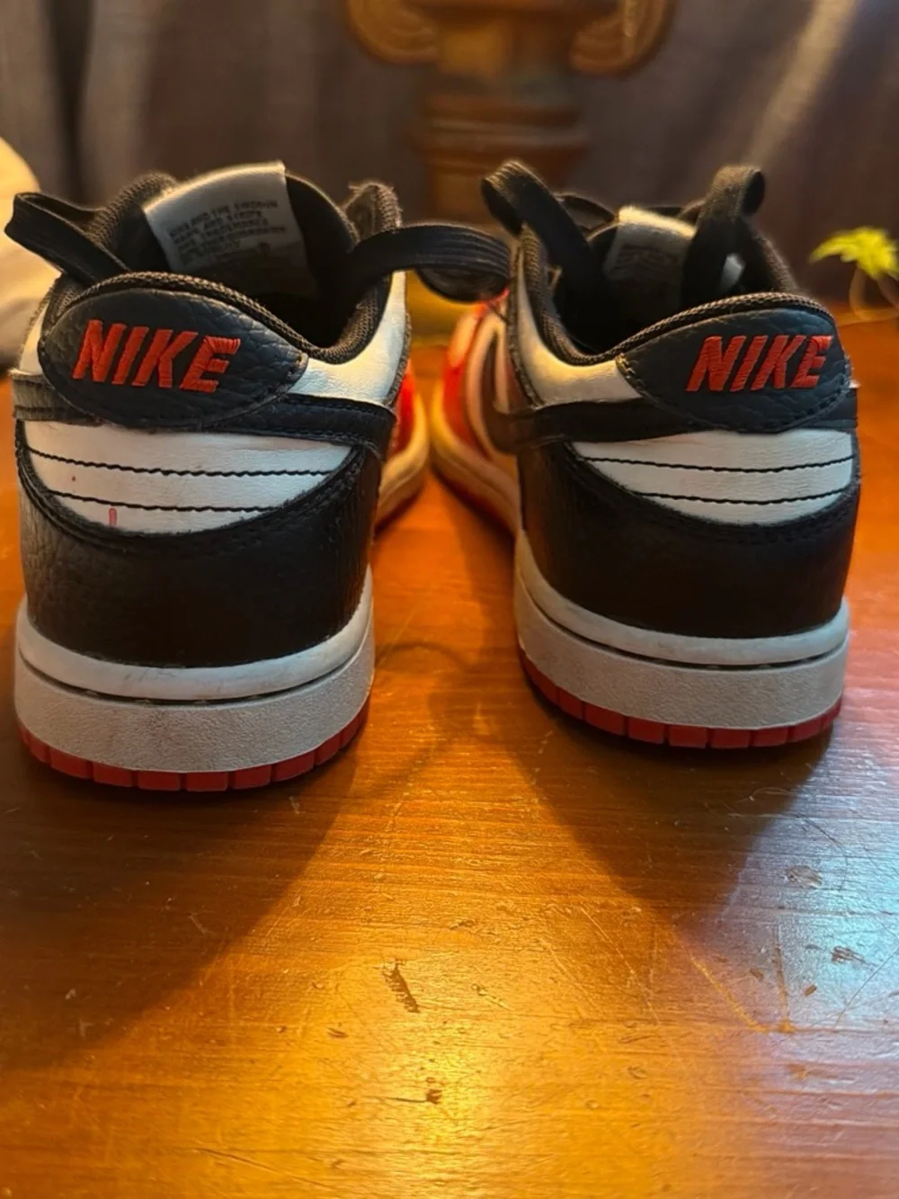 Nike Kids Low-Top Sneakers in Red, White & Black